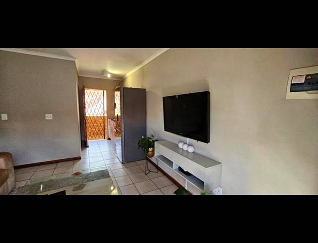 2 BEDROOM APARTMENT FOR SALE IN LOTUS GARDENS